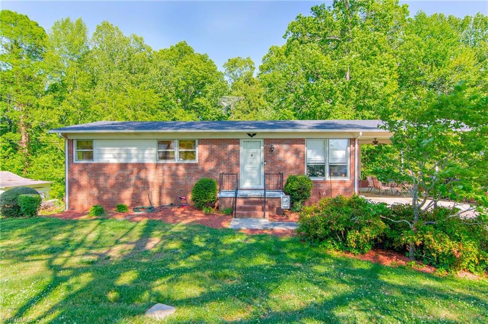 1985 Brook Dr, Asheboro, NC 27205 - photo 1