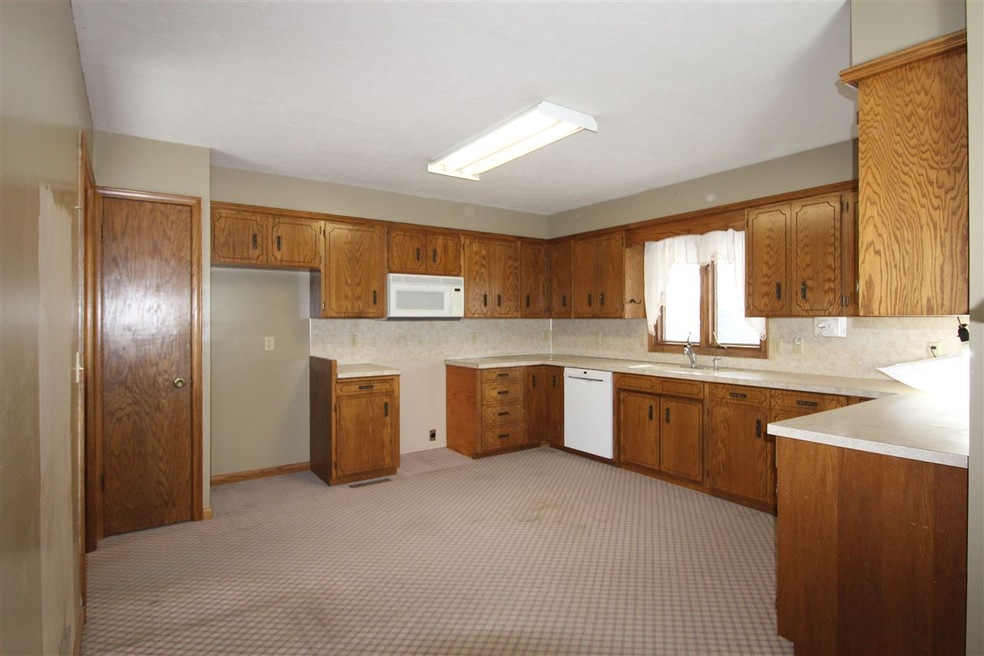 1021 N Ridge Rd, Wellington, KS 67152 - photo 1