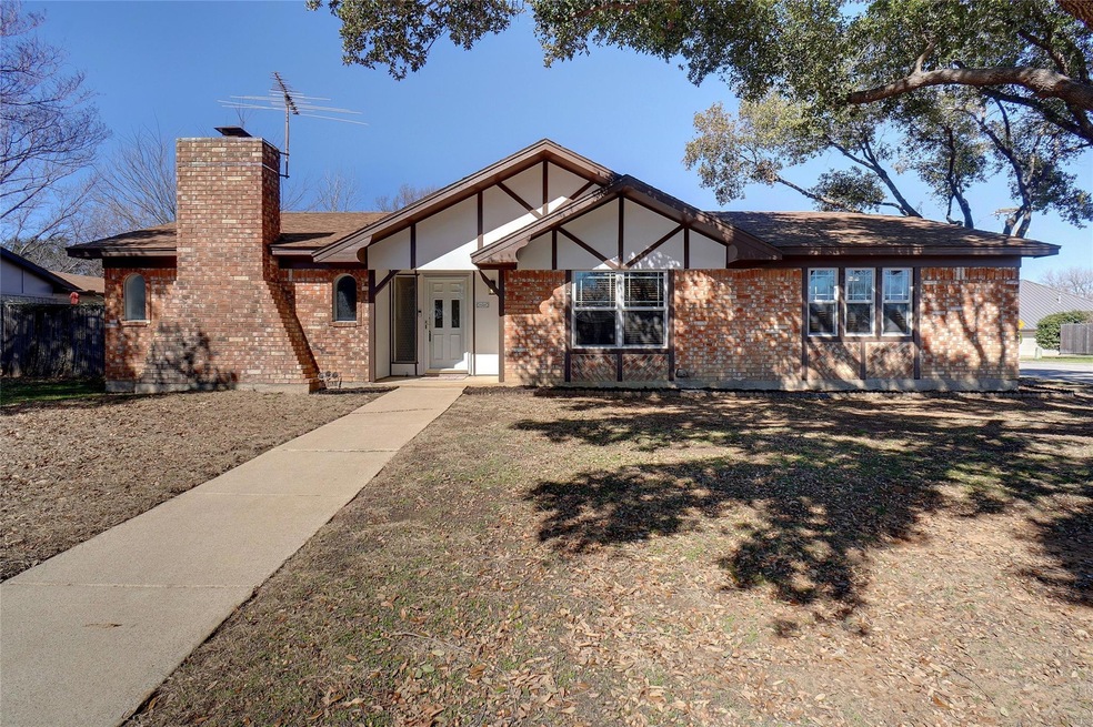 6221 Shirley Dr, North Richland Hills, TX 76180 - photo 1