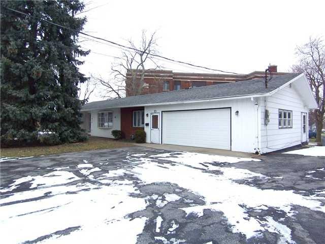 Exterior Front KING SIZE 4 BEDROOM  RANCH