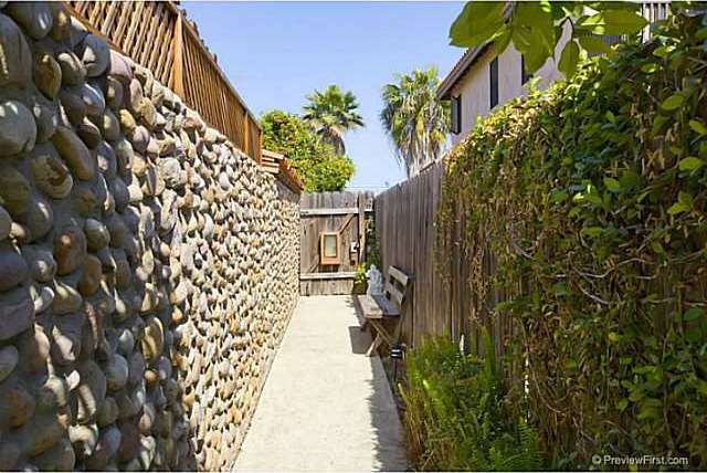 Private entryway