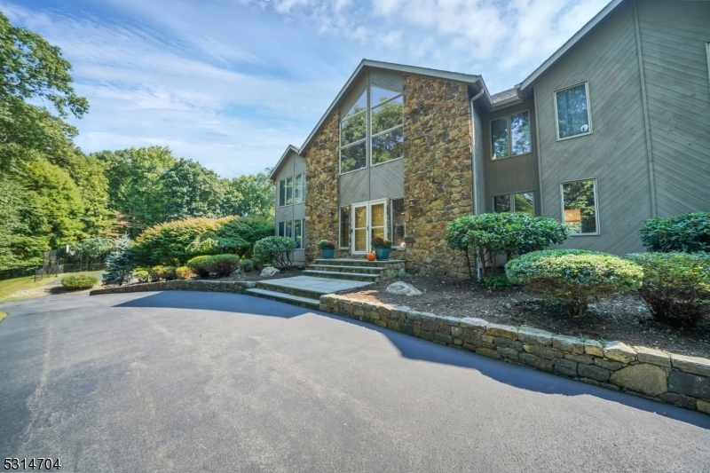 2 Reger Rd, Flanders, NJ 07836 - photo 1