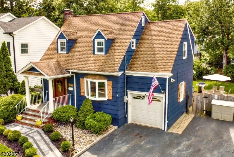 Sold $728,000 • Co-Listing Agent