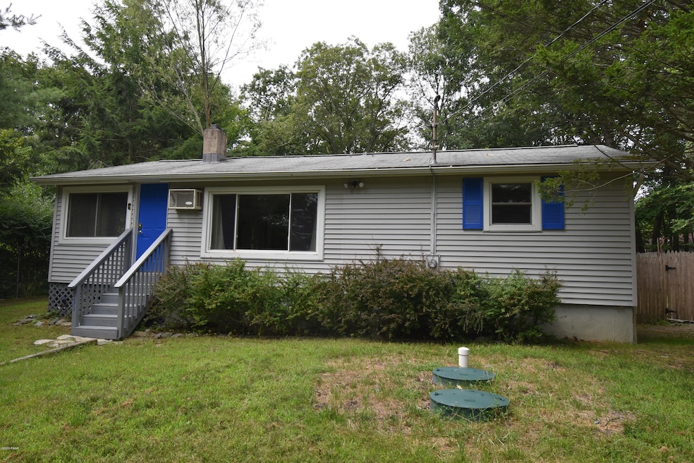 131 Westwood Dr, Dingmans Ferry, PA 18328 - photo 1