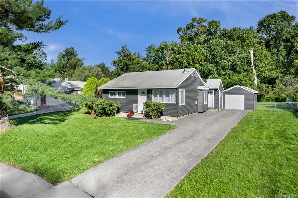 778 Locksley Rd, Yorktown Heights, NY 10598 - photo 1