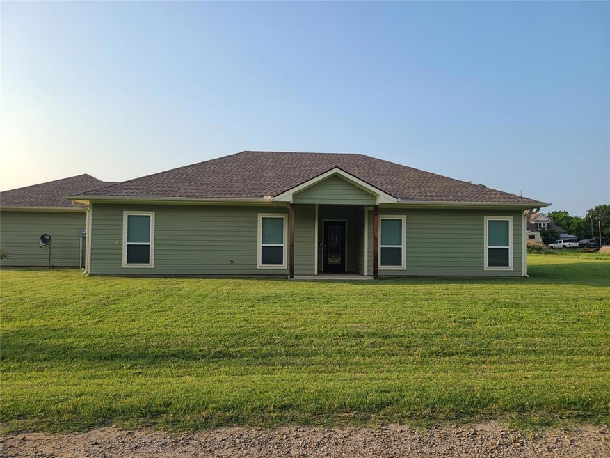 401 Augustus St, Trenton, TX 75490 - photo 1