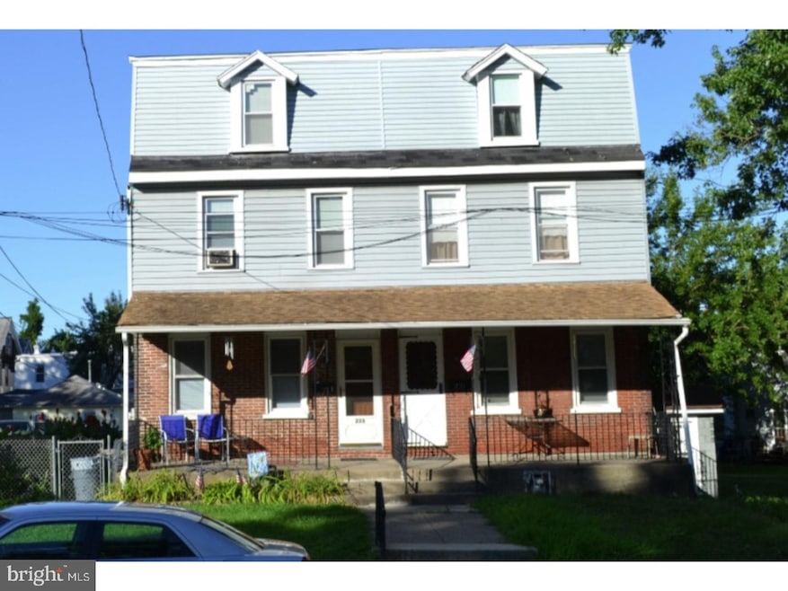 233 Fairview Rd, Crum Lynne, PA 19022 - photo 1