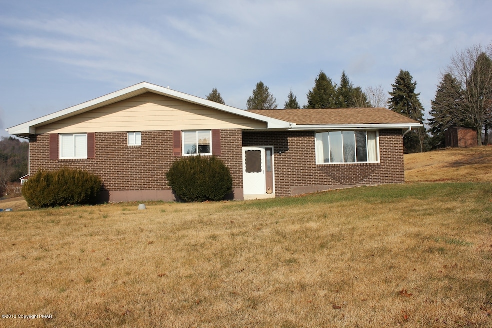 146 Robrucel Dr, Lehighton, PA 18235 - photo 1