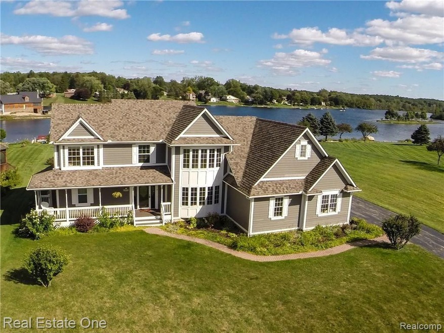 Lakefront Living!