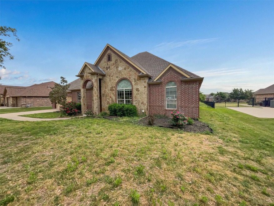 3208 Steamers Ct, Granbury, TX 76049 - photo 1