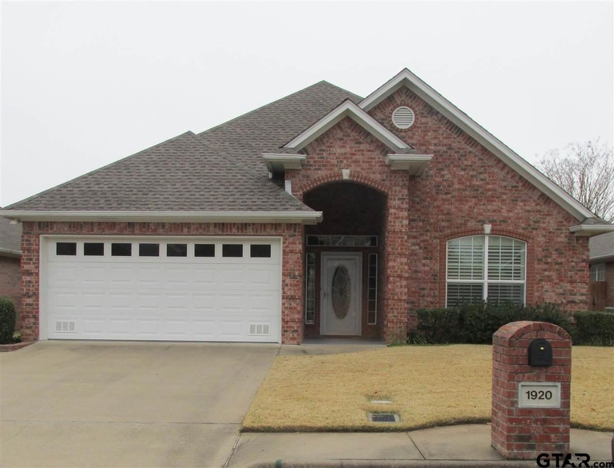 1920 1920 Hollyglen, Tyler, TX 75703 - photo 1