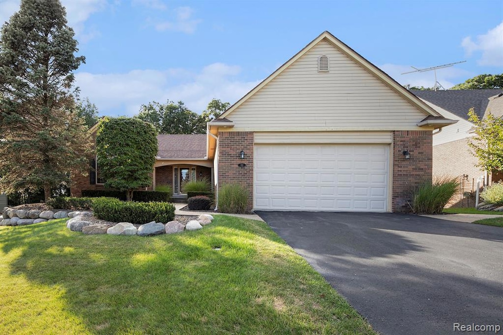 113 State St unit 25, Oxford, MI 48371 - photo 1