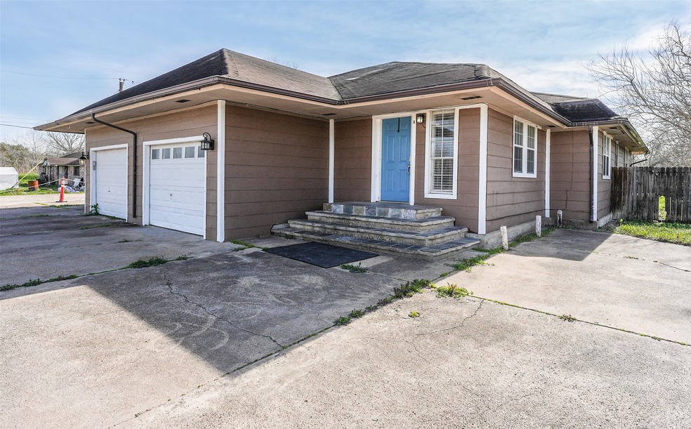 9117 Harvest Acres Dr unit A, Manvel, TX 77578 - photo 1