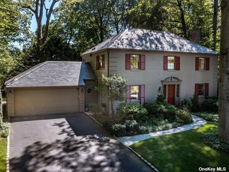 114 Dartmouth Rd, Manhasset, NY 11030 - photo 1