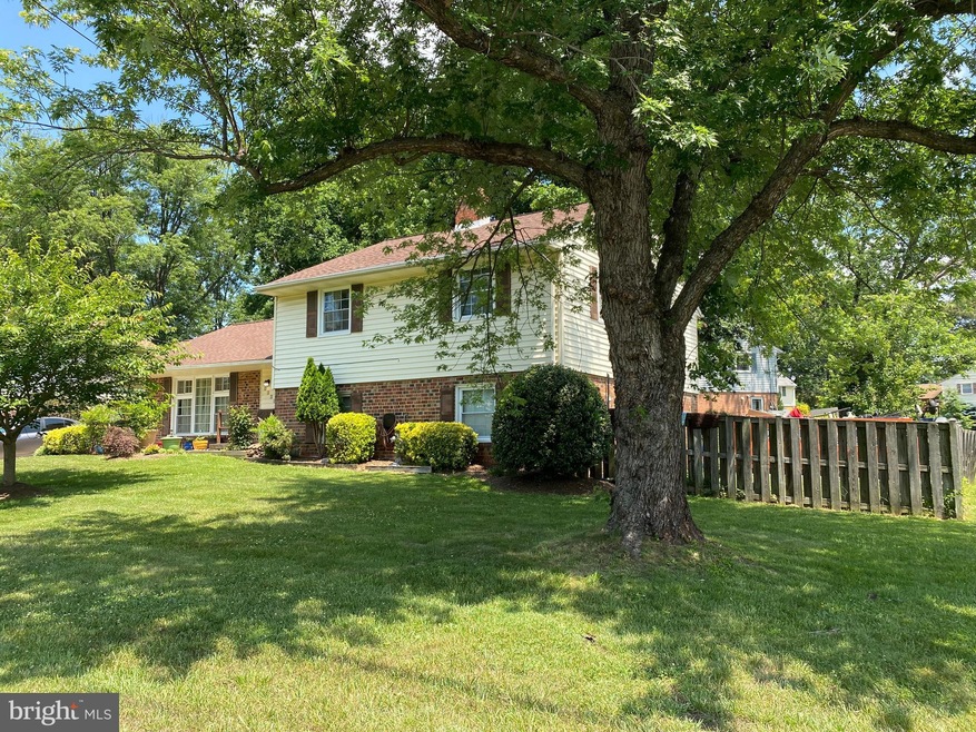 3202 Castleleigh Rd, Beltsville, MD 20705 - photo 1