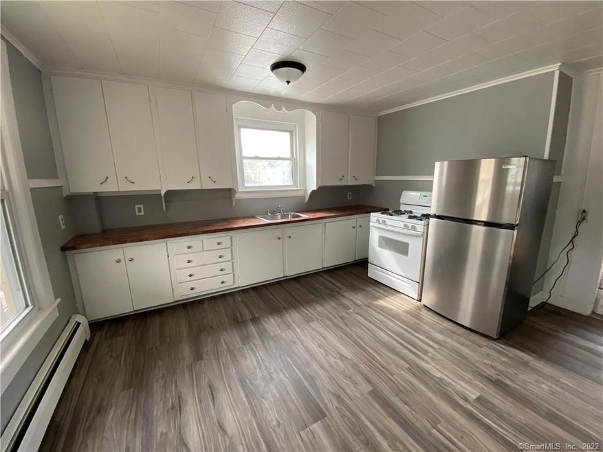 32 W Park St unit 2, Willimantic, CT 06226 - photo 1