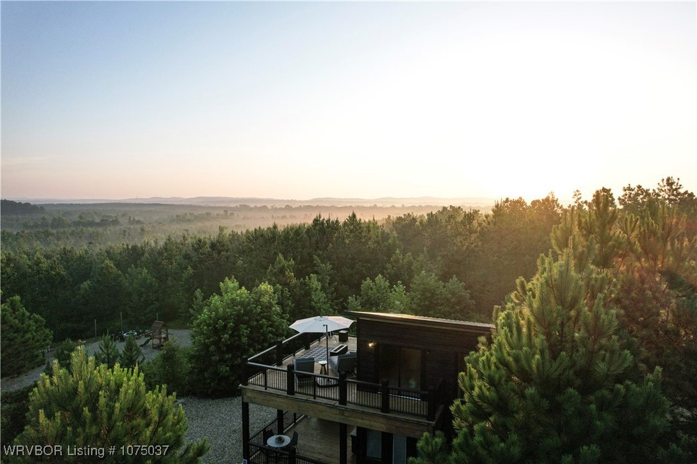 Pending $599,900