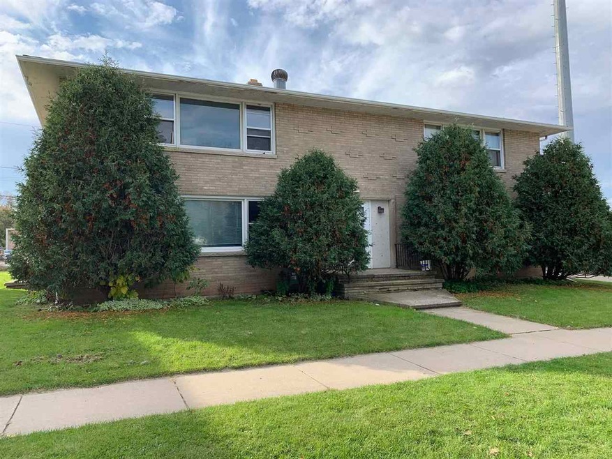 1521 W Kamps Ave, Appleton, WI 54914 - photo 1