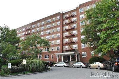 7 Balint Dr unit 410, Yonkers, NY 10710 - photo 1