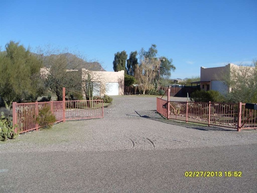 FRONT VIEW W/GUEST HOUSE