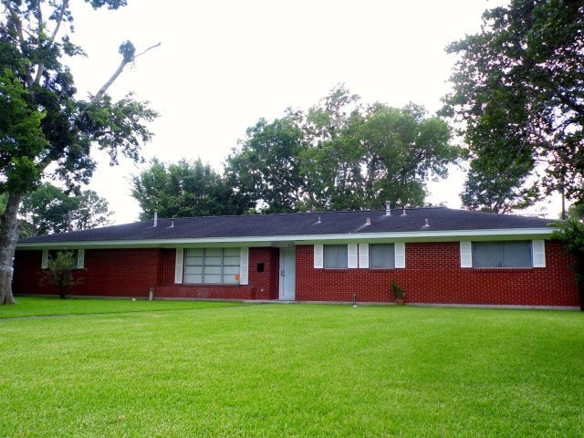 1908 Nancy Ave, Bay City, TX 77414 - photo 1