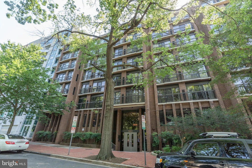 1001 26th St NW unit 607, Washington, DC 20037 - photo 1