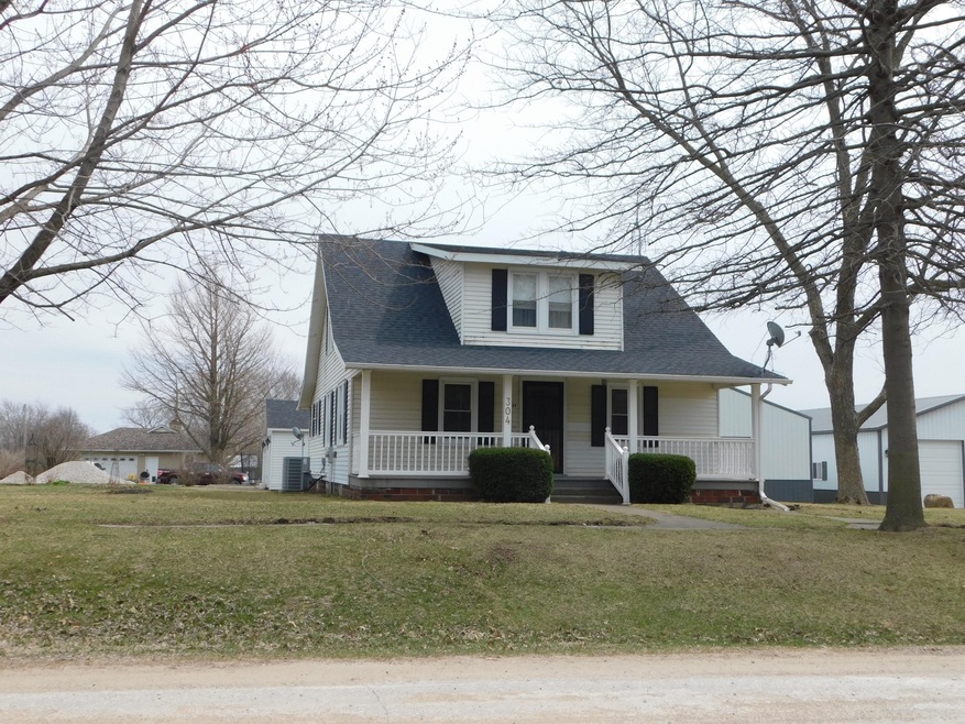 304 S Main St, Grandview, IA 52752 - photo 1