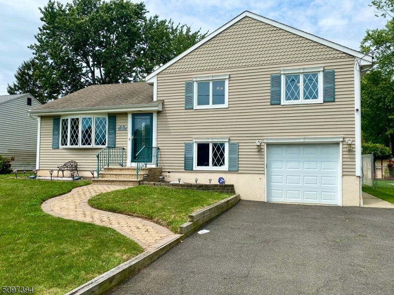 640 Exeter Rd, Linden, NJ 07036 - photo 1