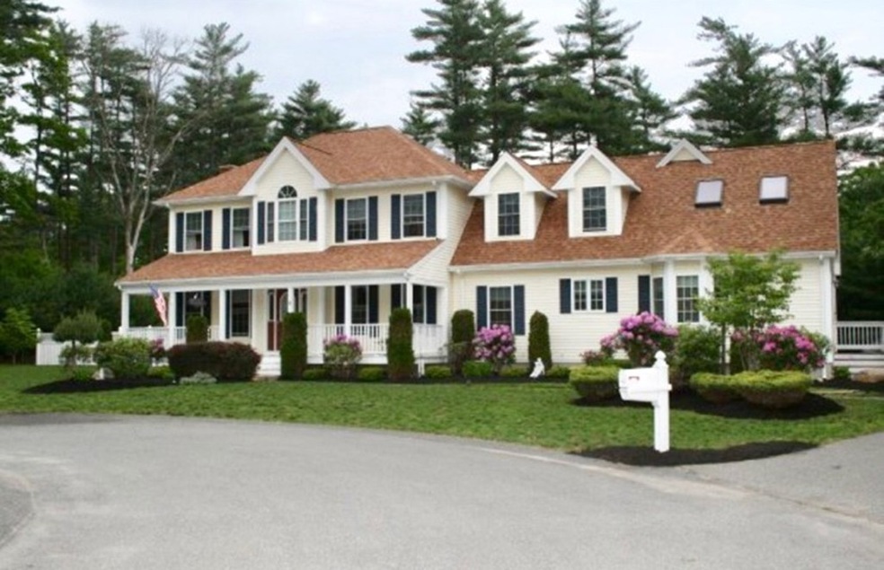 8 Foundry Cir, West Wareham, MA 02576 - photo 1