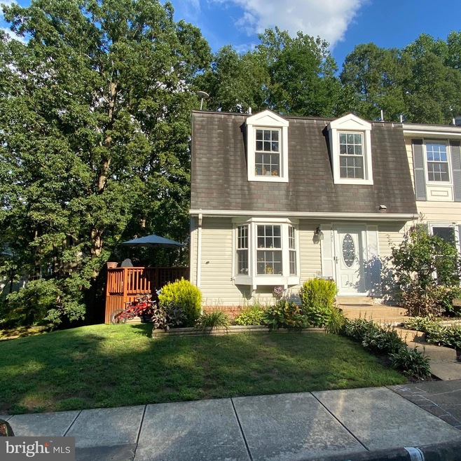 6121 Calico Pool Ln, Burke, VA 22015 - photo 1