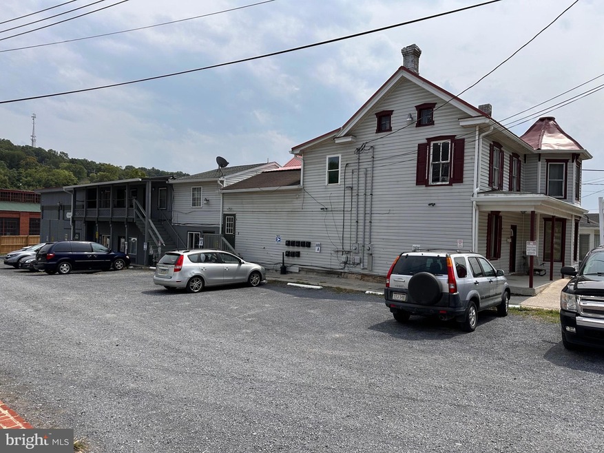 270 N Washington St unit A, Berkeley Springs, WV 25411 - photo 1