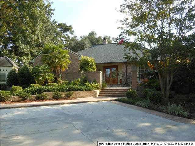Front View of 17812 Crossing View Ct.