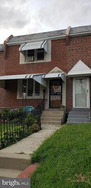 301 Golf Rd, Darby, PA 19023 - photo 1