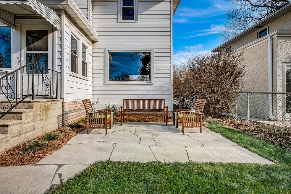 134 E Columbia Ave, Elmhurst, IL 60126 - photo 1