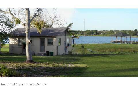 962 Lake Dr E, Lake Placid, FL 33852 - photo 1