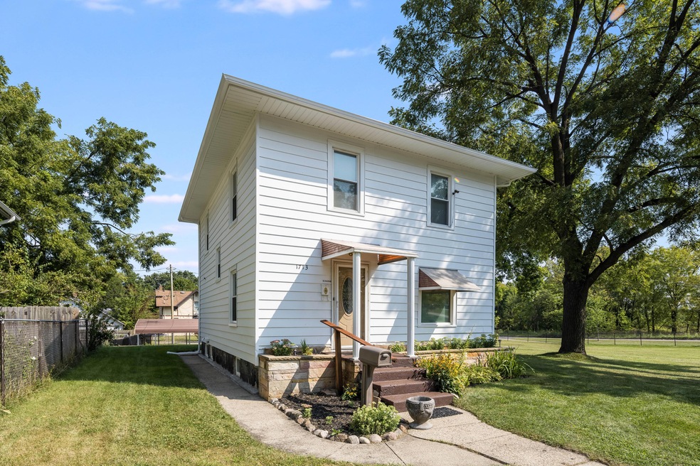 1713_Lane_Blvd_01