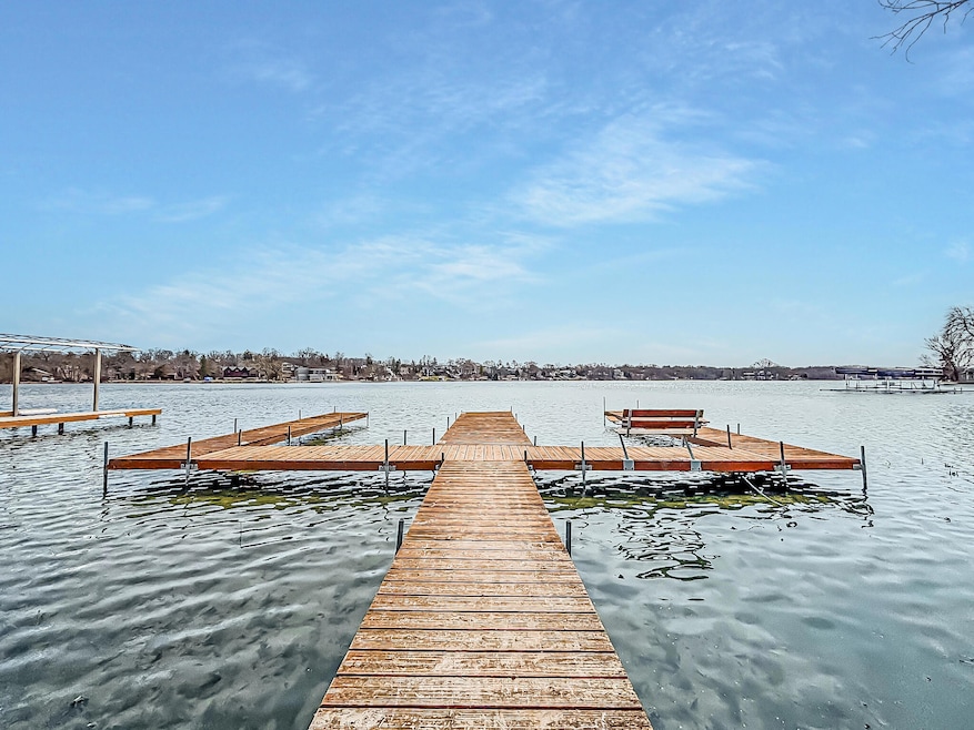 55ft of Flat Lake Frontage!