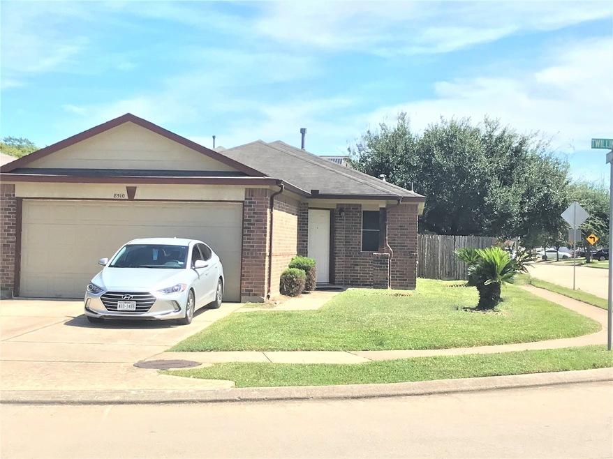 8510 Twillingate Ln, Houston, TX 77040 - photo 1