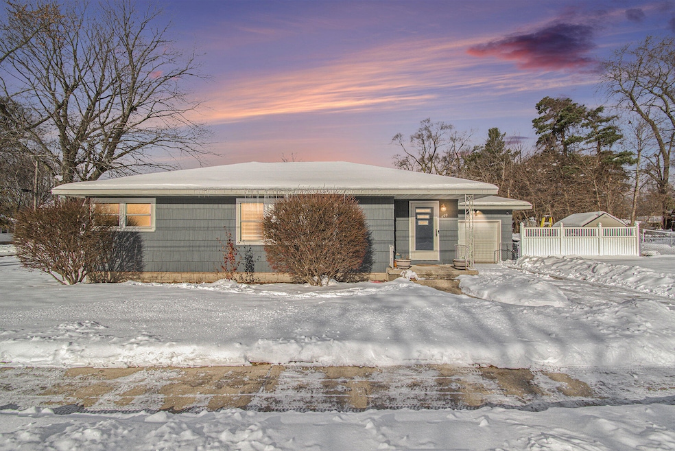 409 South St, Spring Lake, MI 49456 - photo 1