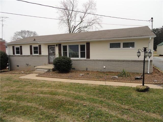 807 Adams Dr, Shelbyville, TN 37160 - photo 1