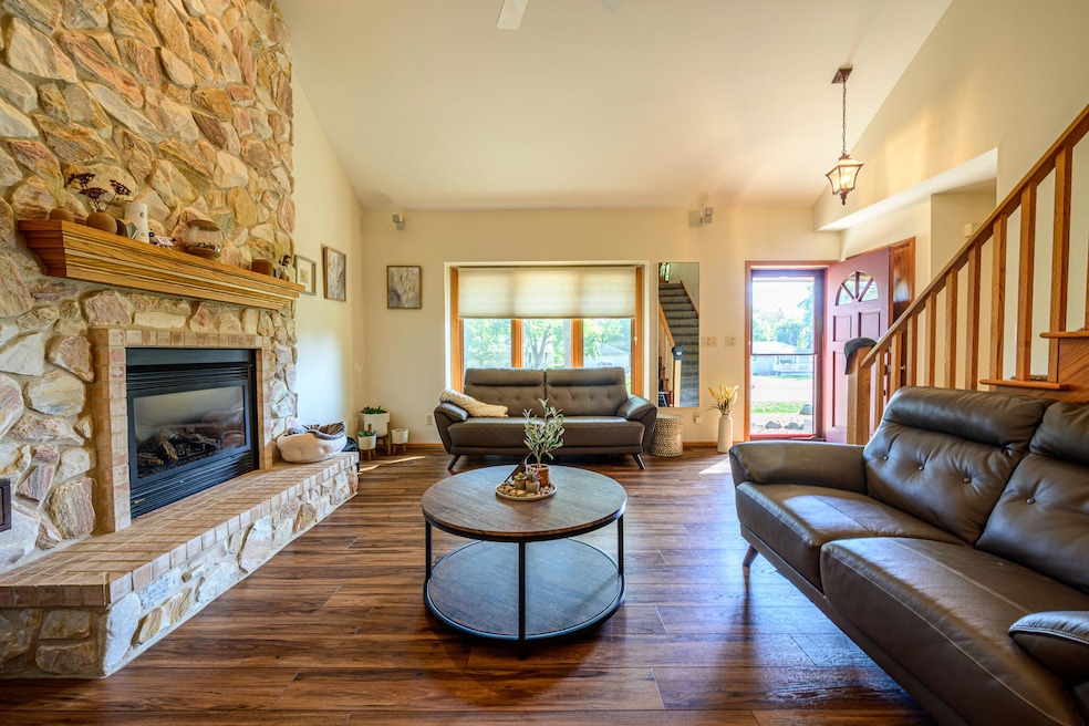 9015 S 84th St, Franklin, WI 53132 - photo 1