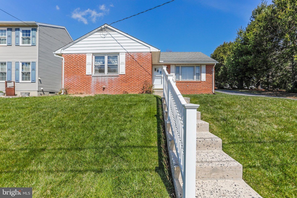 323 Commerce St, Waynesboro, PA 17268 - photo 1