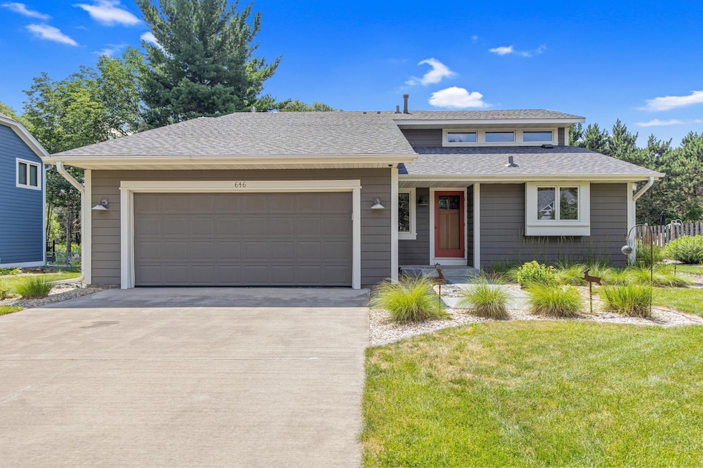 646 White Birch Dr, Saint Paul, MN 55126 - photo 1