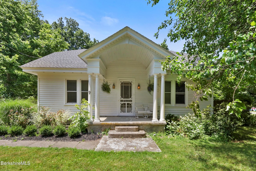 7 Old Ln, Hudson, NY 12534 - photo 1