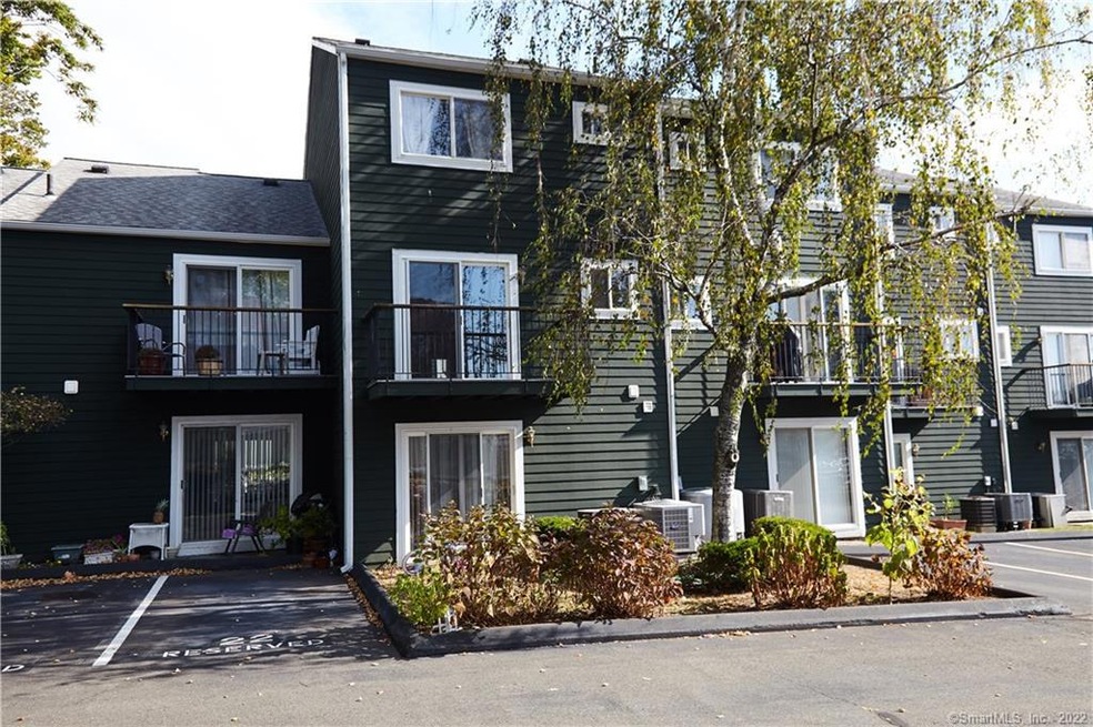 22 Dr Martin Luther King jr Dr unit A-8, Norwalk, CT 06854 - photo 1