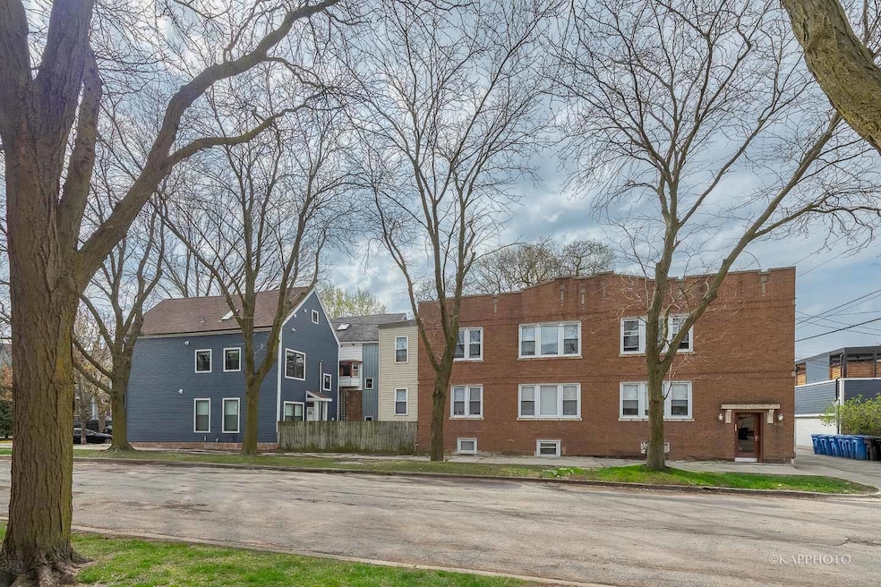 Pending $1,650,000 • Co-Listing Agent