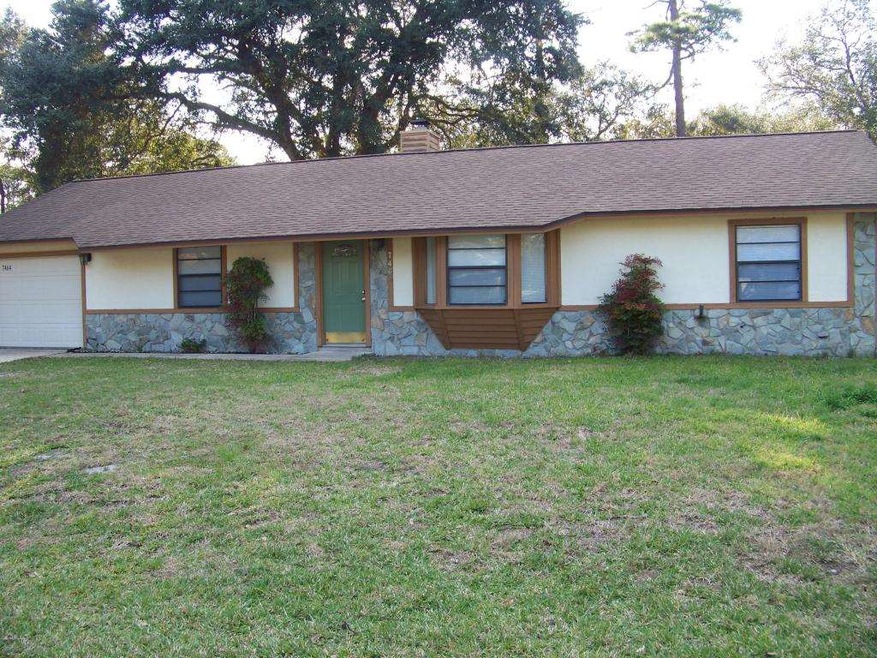 FRONT OF HOUSE 2