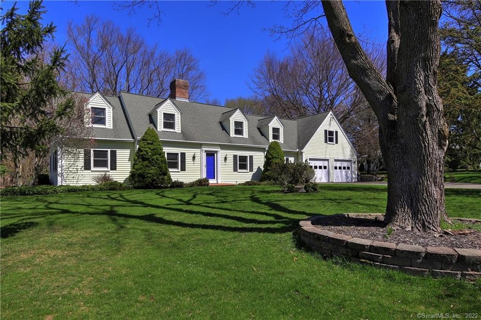 1082 Orange Center Rd, Orange, CT 06477 - photo 1