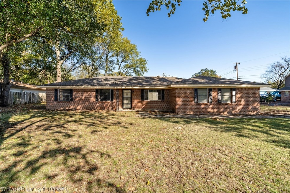 206 SE 7th St, Muldrow, OK 74948 - photo 1