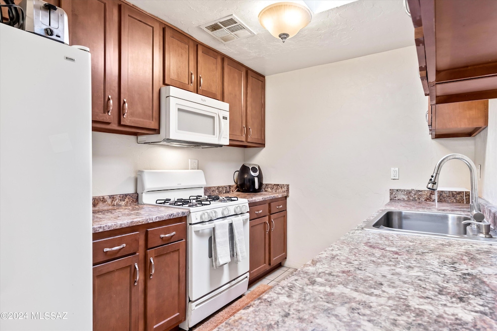 10-Kitchen